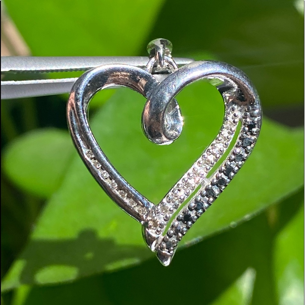 Zales 925 sterling silver Diamond heart pendant💎